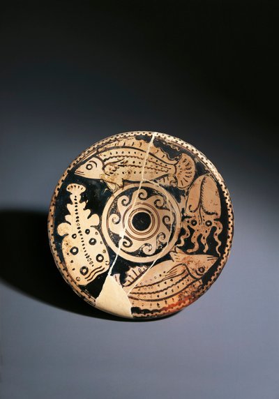 Plato de cerámica de figuras rojas con decoración de peces, de Cerveteri de Etruscan
