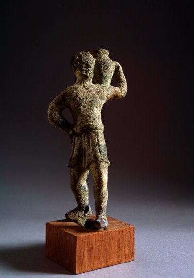 Civilización etrusca: oferente - Escultura de bronce, siglo III - II a.C. Dim 12,3 cm De Brolio, Italia Volterra, Museo Guarnacci de Etruscan Etruscan