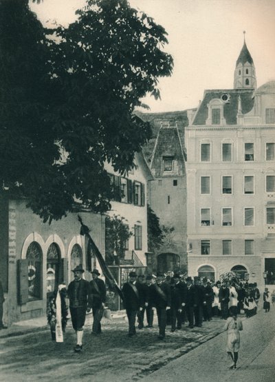 Procesión fúnebre, Merano, Tirol del Sur, Italia, 1927 de Eugen Poppel