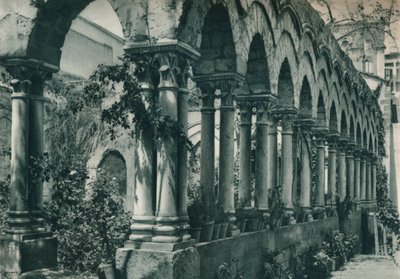 Ruinas de una pequeña capilla, Palermo, Sicilia, Italia, 1927 de Eugen Poppel