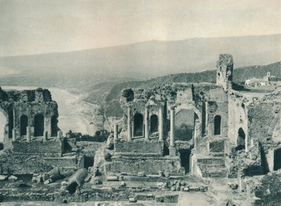Escenario y camerino del Teatro Griego, Taormina, Sicilia, Italia, 1927 de Eugen Poppel