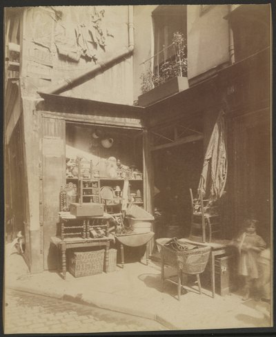 Brocanteur, Un Coin de la Rue Beaubourg, 8 (4) de Eugène Atget