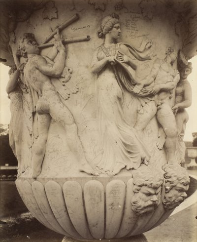 (detalle) de un jarrón en Versalles de Eugène Atget