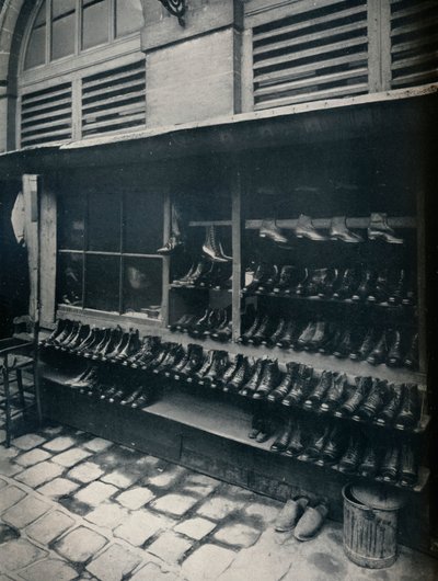 Zapatos viejos, c1877-1927, 1929 de Eugène Atget