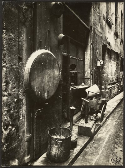 [Rue de la Reynie (Hojalatería, rue de la Reynie)) de Eugène Atget