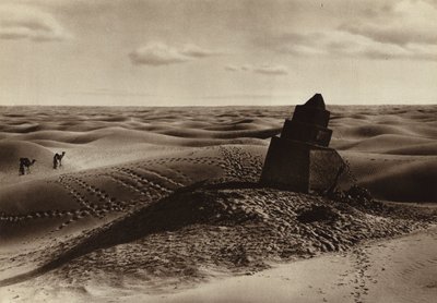 Un mojón en el desierto (foto b/n) de European Photographer