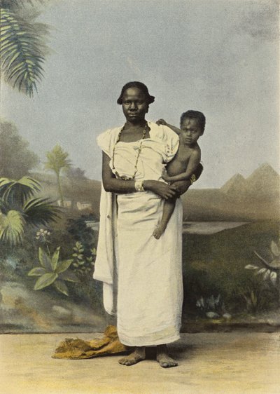 Mujer negra y su hijo de European Photographer
