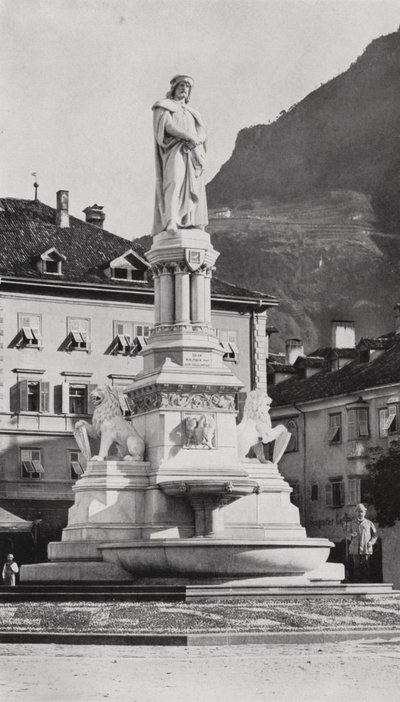 Monumento a Walther von der Vogelweide en Bolzano (foto en blanco y negro) de European Photographer