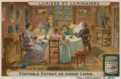 Casa de Clase Media del Siglo XIX con Lámparas de Gas de European School