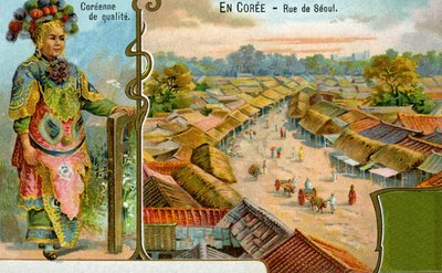Una dama coreana con vestido tradicional y una vista de una calle en Seúl, 1904 de European School