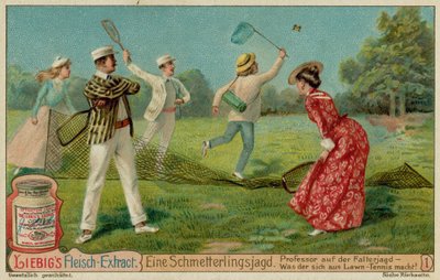 Caza de mariposas y tenis en el césped de European School