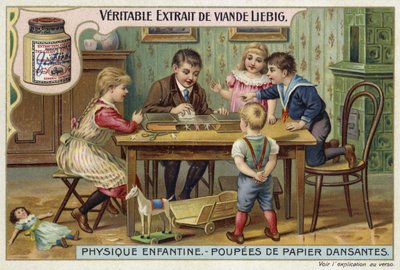 Muñecas de papel danzantes de European School