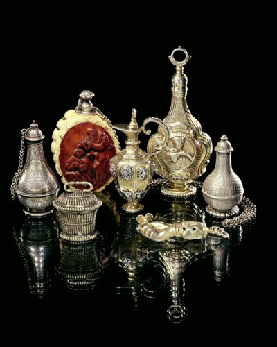Grupo de frascos de perfume (plata) de European School