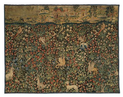 Fragmento de tapiz Mille fleurs con animales, pájaros y paisaje, c.1500 (lana) de European School