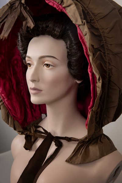 Calzón de mujer de seda marrón con forro de seda rosa, c.1760 (seda) de European School