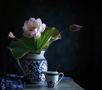 Arreglo floral «Loto sereno» de Fangping Zhou