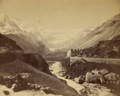[Río corriendo por valle de montaña] de Farnham Maxwell Lyte