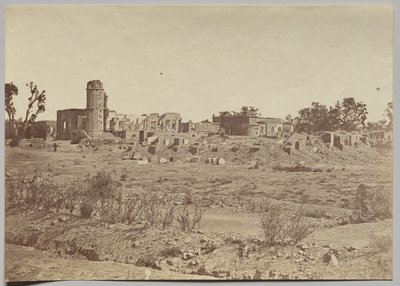 El cementerio y la residencia en la distancia de Felice A. Beato