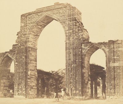 Arco en Kootub de Felice Beato