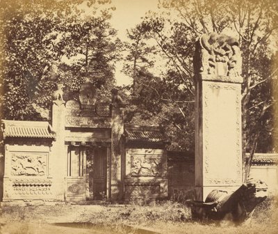Tumba tallada del depósito cerca de Pekín, el lugar donde se dejaron las armas y municiones cuando el ejército marchó a Pekín, octubre de 1860 de Felice Beato