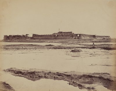 Exterior del fuerte norte de Taku en el río Peiho, mostrando la entrada inglesa y francesa, 21 de agosto de 1860 de Felice Beato