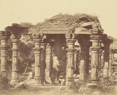 Exterior del Templo Hindú en Kootub de Felice Beato