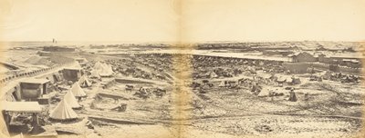 Interior del fuerte de Pehtang mostrando el caballo de Probyn, 1 de agosto de 1860 de Felice Beato