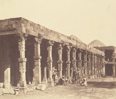 Interior del Templo Hindú en Kootub de Felice Beato