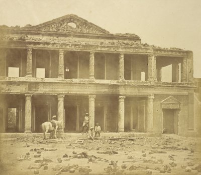 Interior del Secundrabagh Después de la Matanza de 2,000 Rebeldes por los 93º Highlanders y el 4º de Felice Beato