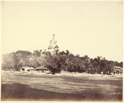 [La Gran Pagoda del Palacio Imperial de Invierno, Pekín] de Felice Beato