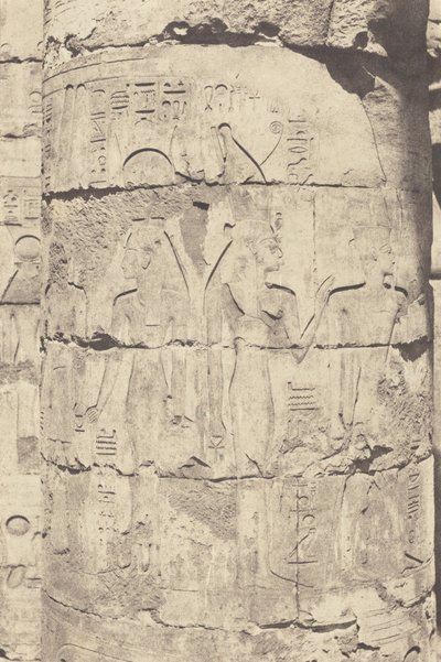 Karnak (Tebas), Palacio--Sala Hipóstila--Columna central--Decoración de un Fut,1853 (foto) de Félix Teynard