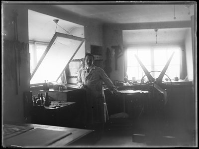 Ferdinand ordure in de su imprenta de Ferdinand Schmutzer
