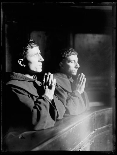 Oración franciscana en Asís de Ferdinand Schmutzer