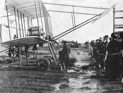 Henri Farman y su biplano Gnome de 50 hp, Reunión de Aviación de Blackpool, Lancashire, 1909 de Flight Photo