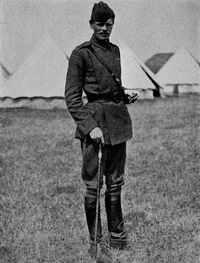 Teniente B.H. Barrington-Kennett, el primer ayudante del RFC, 1912, 1933 de Flight Photo
