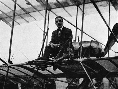 El primer piloto británico en romper un récord mundial: Capitán Bertram Dickson, 1910 de Flight Photo