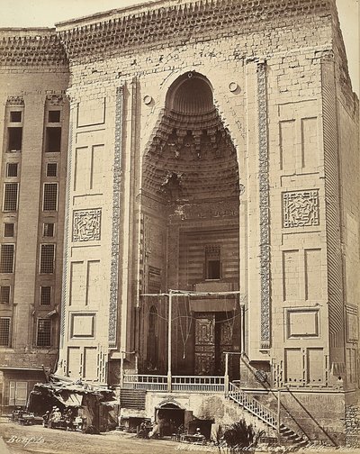 Puerta de la Mezquita del Sultán Hassan, en El Cairo, Egipto de Félix Bonfils