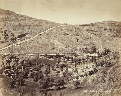 Vista panorámica del Valle del Cedrón o Josafat, en las afueras de Jerusalén de Félix Bonfils