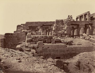 Ruinas del 3er pilono del Templo (sureste) lado izquierdo (Karnak) Tebas de Félix Bonfils