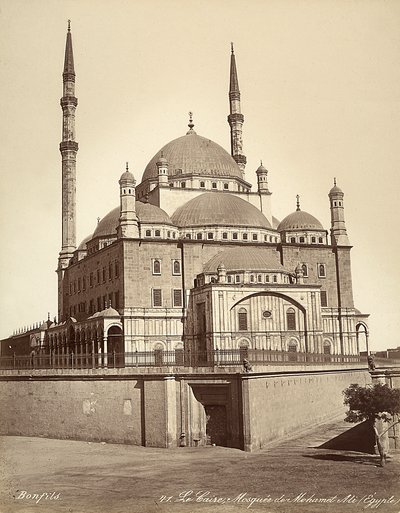 La Mezquita de Muhammad Ali, conocida como la Mezquita de Alabastro, en El Cairo, Egipto de Félix Bonfils