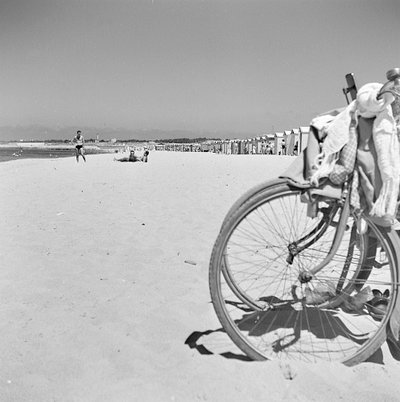 Vista de una playa en Sicilia de Fosco Maraini