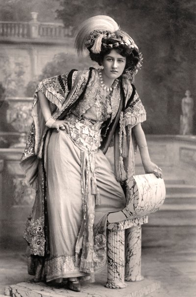 Elizabeth Firth, actriz, 1908 de Foulsham and Banfield