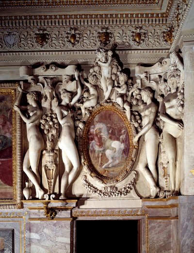 Arquitectura: detalle de la habitación de Anne de Pisseleu Duquesa de Etampes (1508-1580), favorita de Francisco I, en el castillo de Fontainebleau conocido como la Escalera del Rey de Francesco Primaticcio