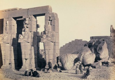 "Egipto y Palestina": detalle de los pilones osirianos del Ramesseum, templo funerario de Ramsés II, Tebas de Francis Frith
