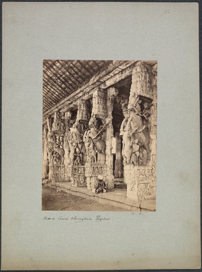 Trichinopoly Horse Court de Francis Frith and Co.