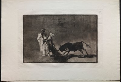 Corridas de toros: Los moros hacen un juego diferente en el ruedo llamando al toro con el burnous de Francisco de Goya