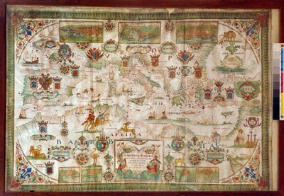 Mapa geográfico del mar Mediterráneo que muestra las costas de Europa (Francia, España, Italia y África (Túnez, Argelia, Egipto). El mar está poblado de monstruos y carabelas, mientras que en la tierra se ven todo tipo de animales y habitantes de la regi de Francois Ollive