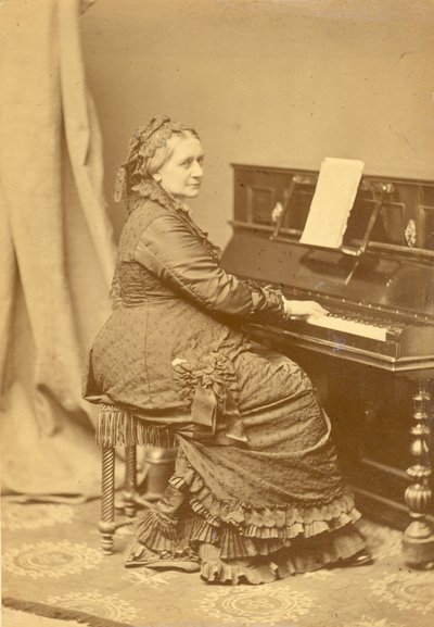 Retrato de Clara Wieck-Schumann 1819-1896 al piano, ca 1878 de Franz Hanfstaengl