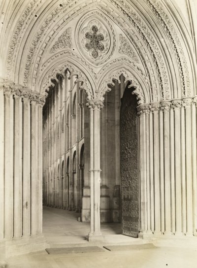 Catedral de Ely: Pórtico de Galilea, Puerta a la Nave de Frederick H. Evans