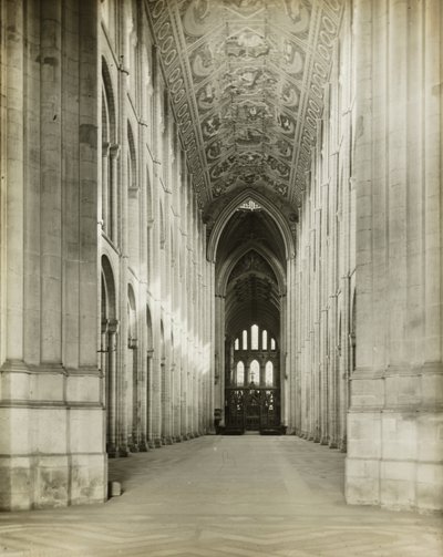 Catedral de Ely: Nave desde la puerta del pórtico de Frederick H. Evans